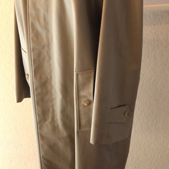 Vintage Burberry Men’s Trench Coat With Detachable Wool Lining - Picture 4 of 12
